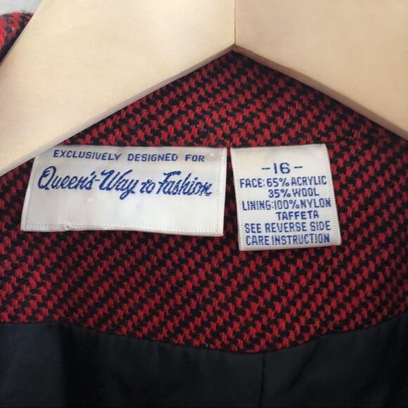 80s Red Blazer with Shoulder Pads - Picture 3 of 4